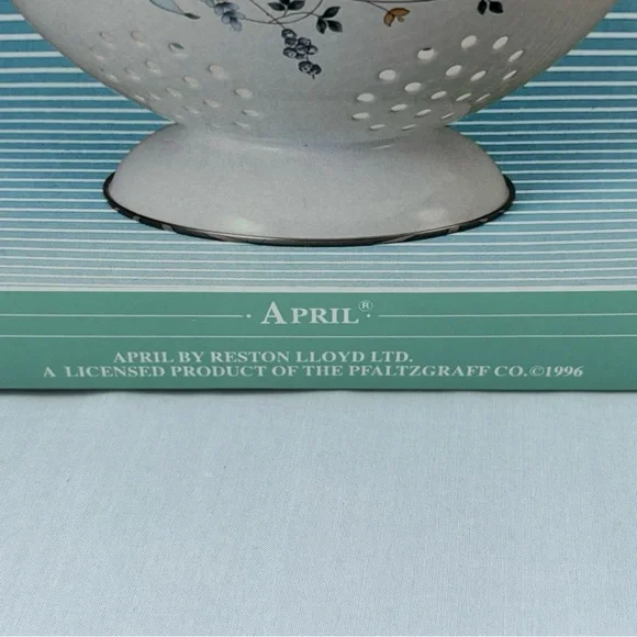 Pfaltzgraff April Flowers Enamel Colander Strainer - Picture 9 of 11